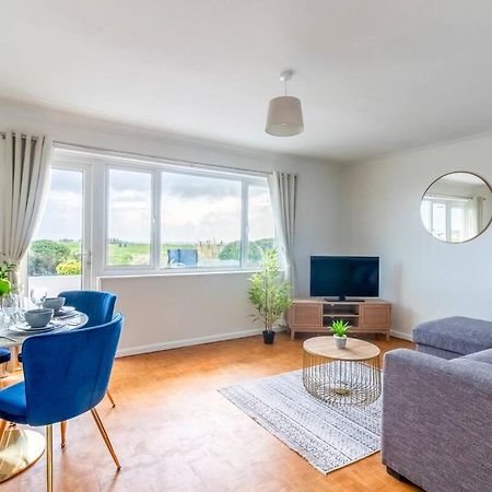 Beautiful Sea View 2 Bedroom Sleeps 6-Free Parking Bournemouth Kültér fotó
