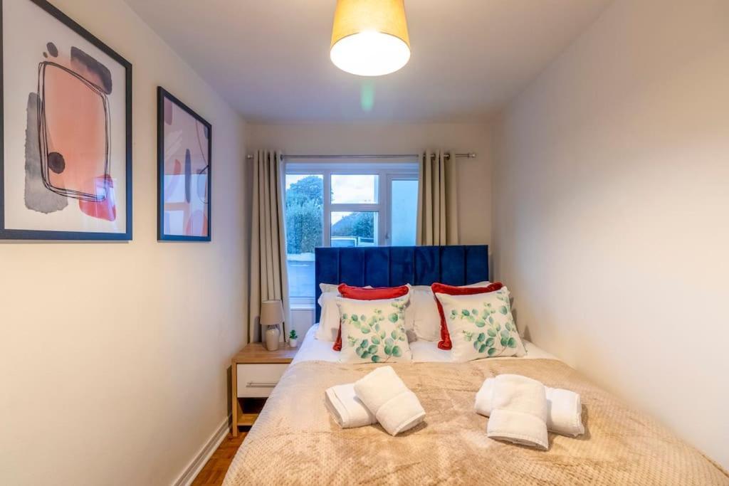 Beautiful Sea View 2 Bedroom Sleeps 6-Free Parking Bournemouth Kültér fotó