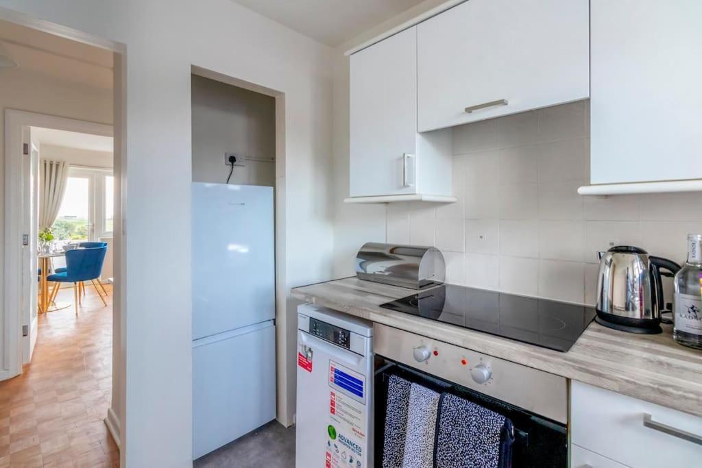 Beautiful Sea View 2 Bedroom Sleeps 6-Free Parking Bournemouth Kültér fotó