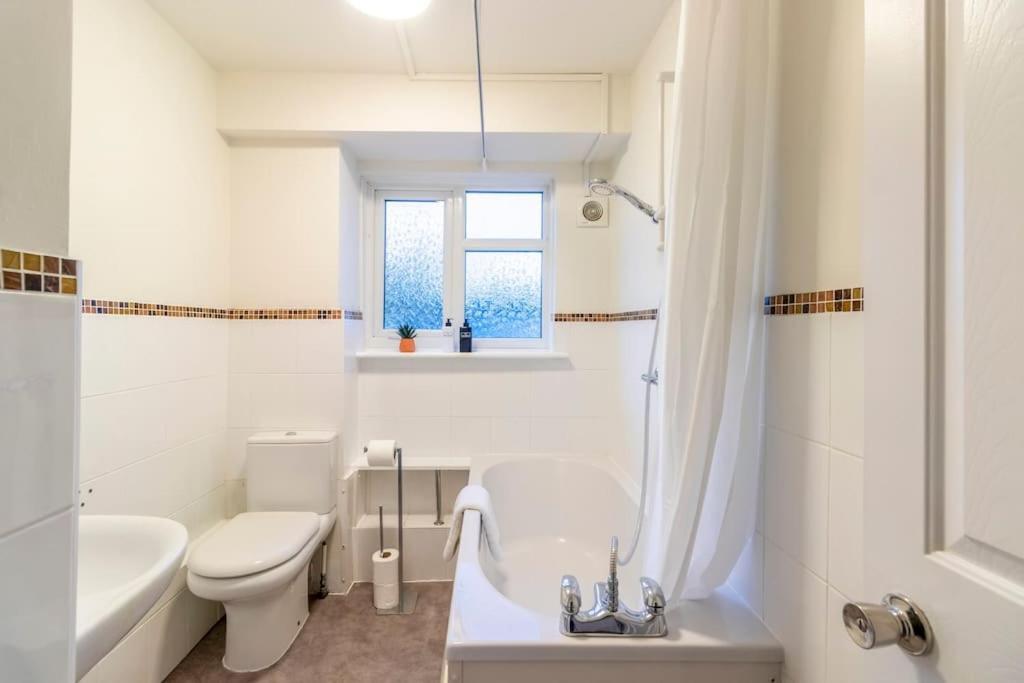 Beautiful Sea View 2 Bedroom Sleeps 6-Free Parking Bournemouth Kültér fotó