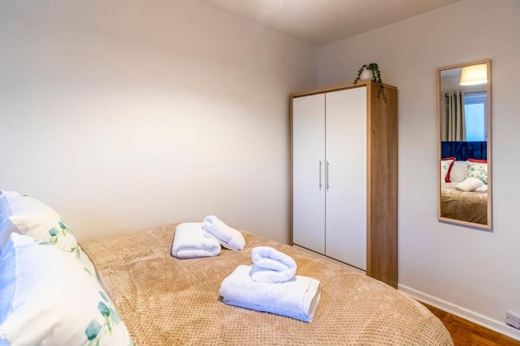 Beautiful Sea View 2 Bedroom Sleeps 6-Free Parking Bournemouth Kültér fotó